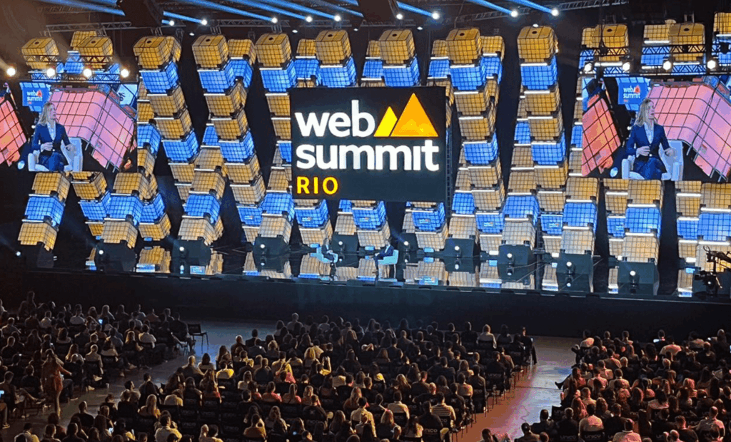Web Summit Rio. Foto do palco do Web Summit Rio